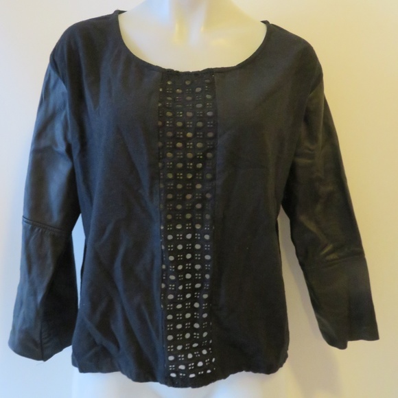 ARTISTS & REVOLUTIONARIES BLK 3/4 SLEEVE TOP OS* - Picture 3 of 6